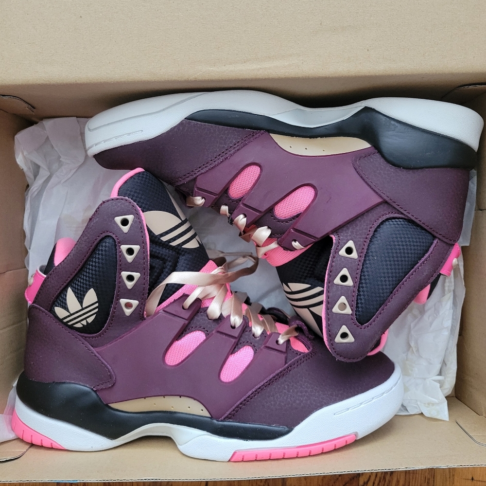 BNIB Adidas originals GLC sneaker, women's size 7